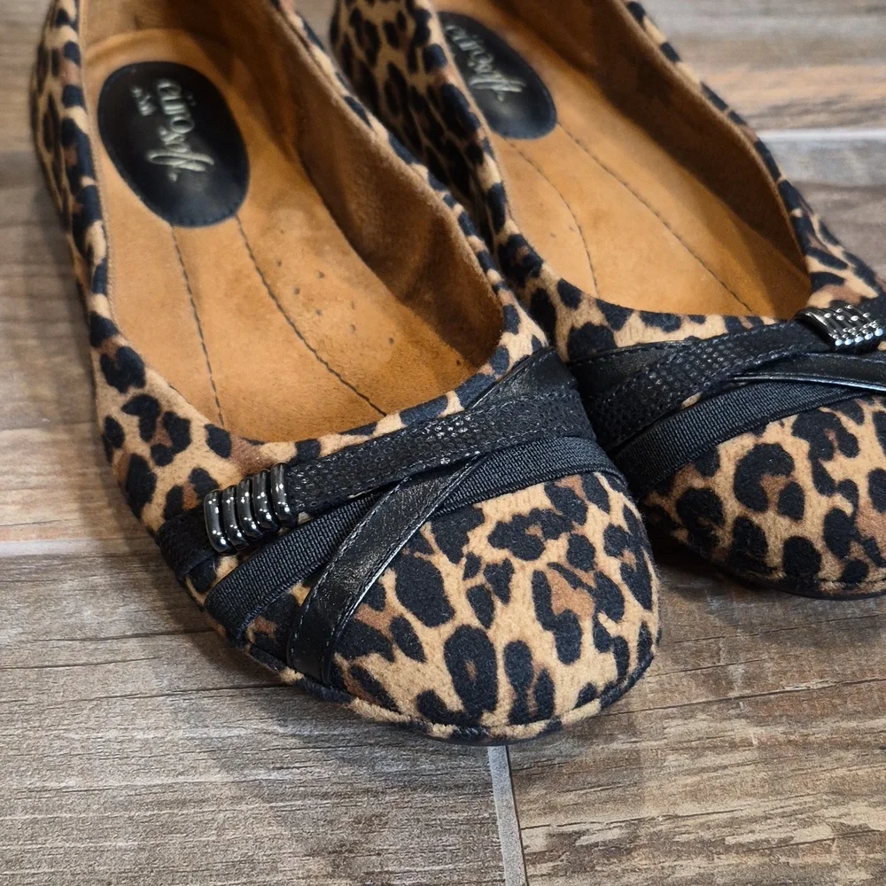 7/7.5 EuroSoft by Sofft Shainna Animal Print Comfy Ballet Flats - Picture 2 of 11